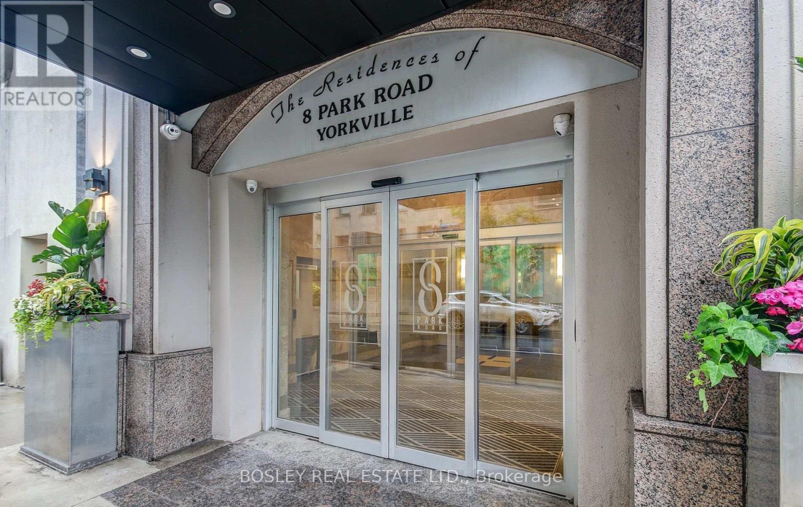 2010 8 Park Rd, Toronto, ON M4W 3S5