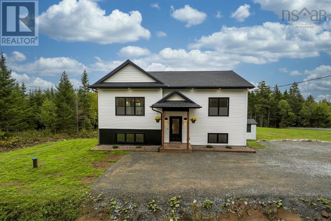 38 Leverman Ln, Porters Lake, NS B3E 0G2
