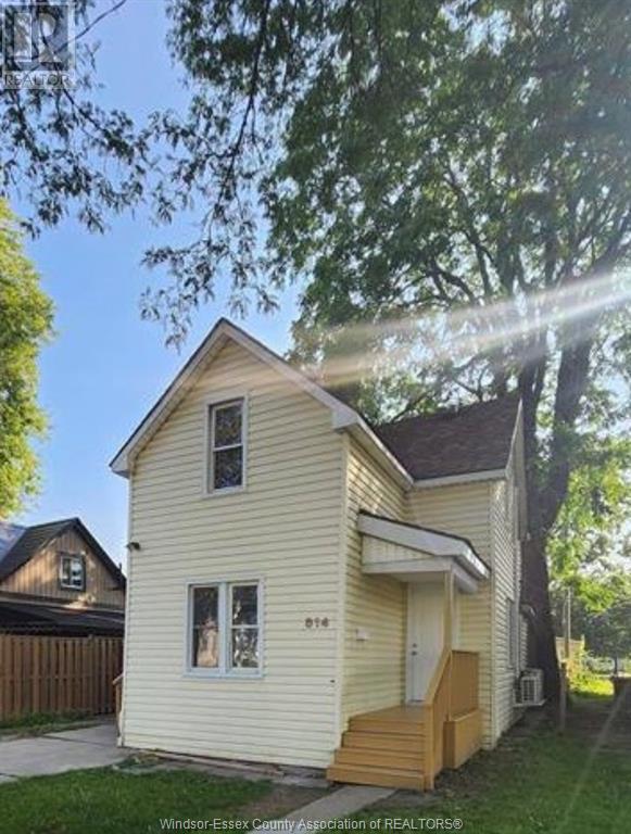 814 Langlois, Windsor, ON N9A 2H1
