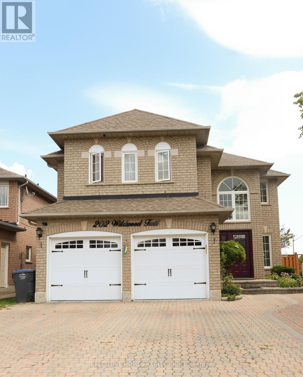 202 Wildwood Trl, Mississauga Hurontario, ON L4Z 3S5