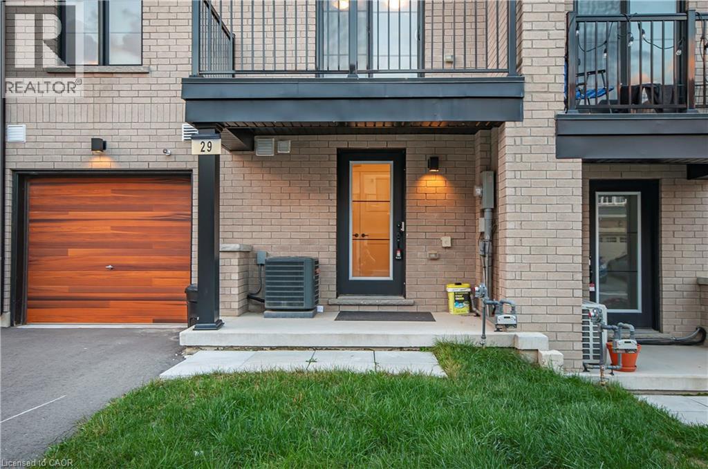 29 Wagon Ln, Barrie, ON L9J 0V4