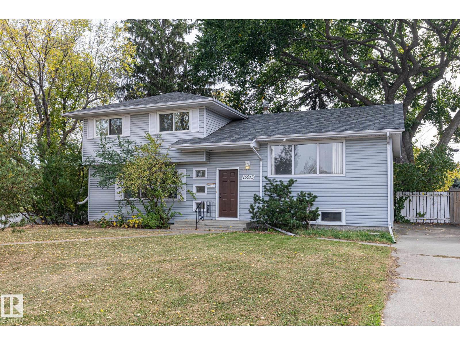 94 Av Nw Unit 15913, Edmonton, AB T5R 5K9