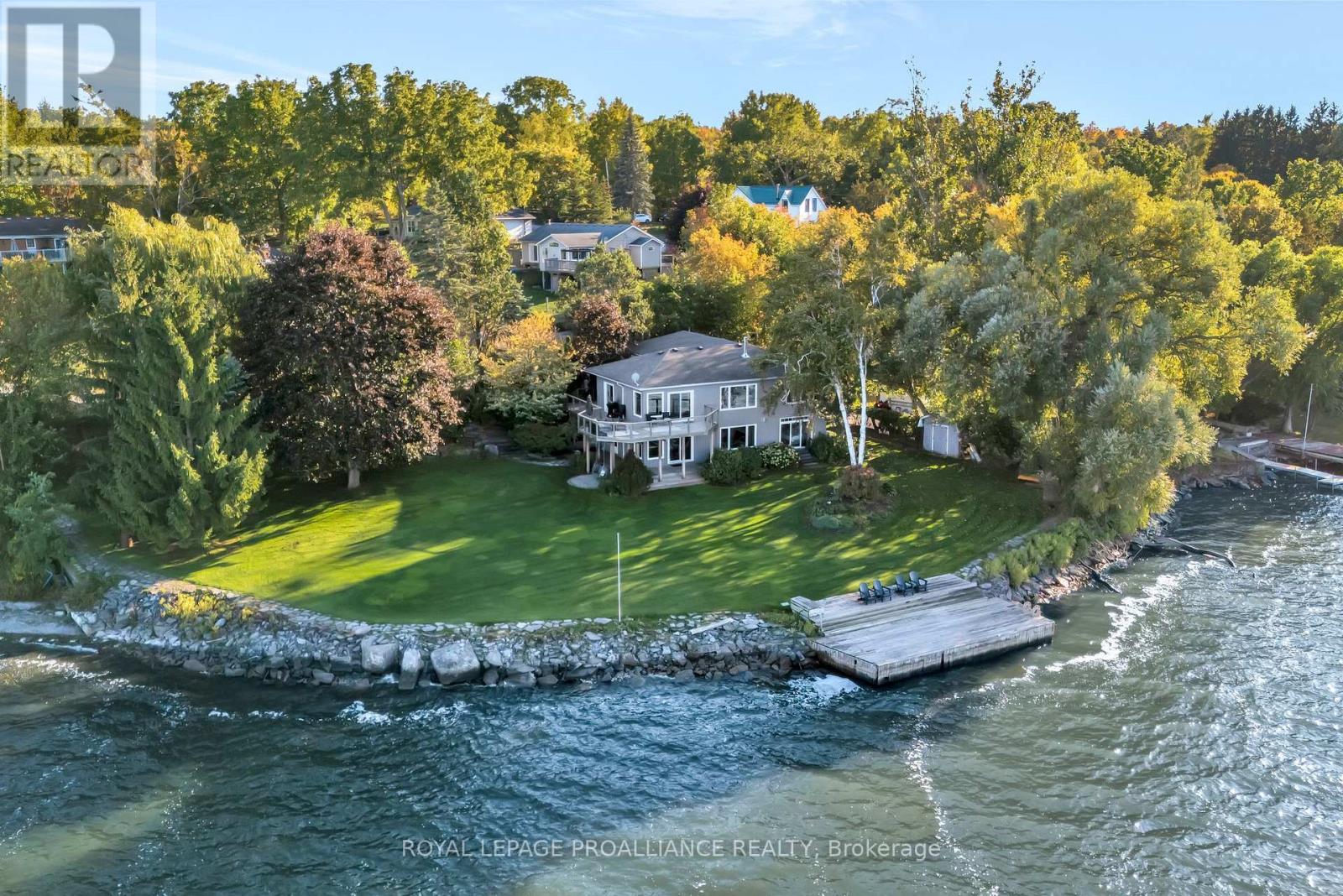 39 Eastern Ave, Prince Edward County Ameliasburg Ward, ON K8N 4Z1