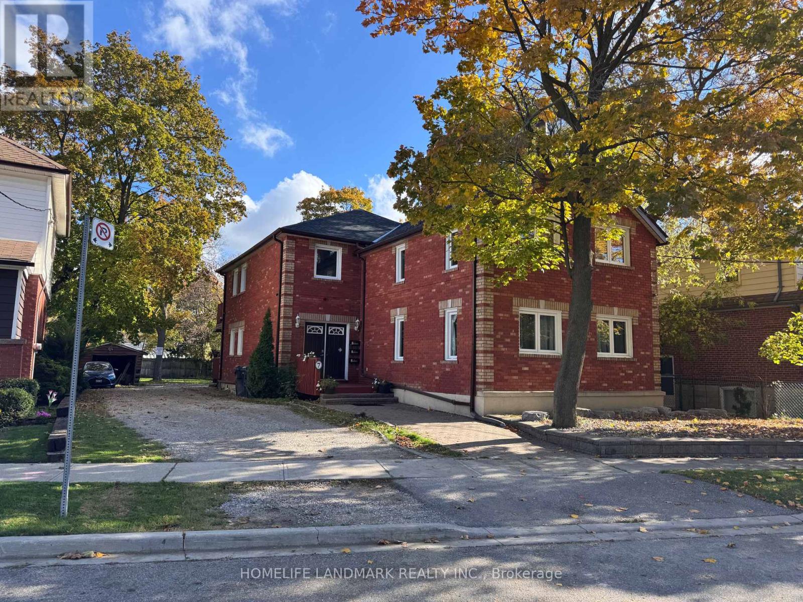 7 Windal Ave, Toronto, ON M9N 2C2