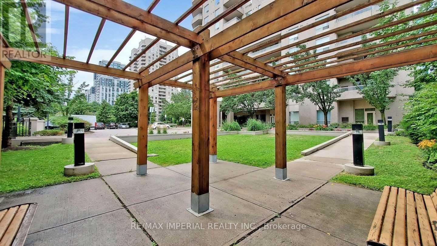 1006 35 Empress Ave, Toronto, ON M2N 6T3