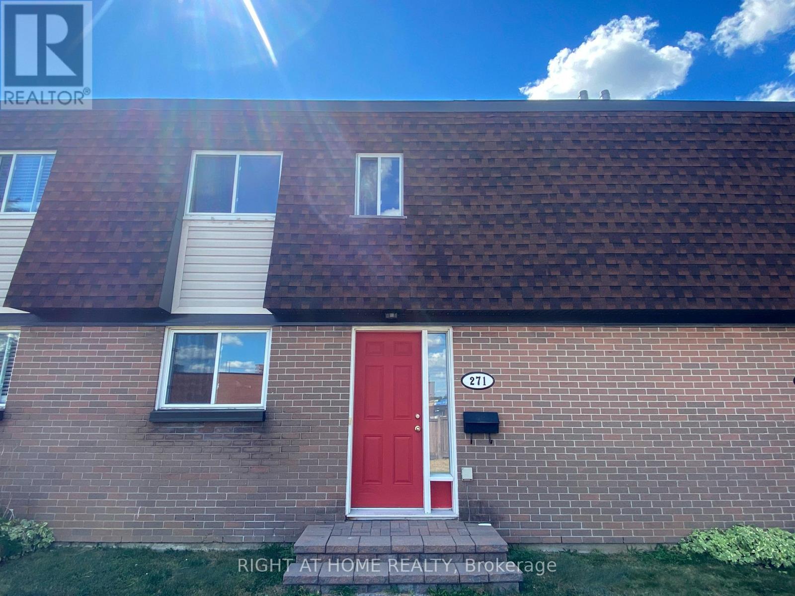 271 Ridgepark Private, Ottawa, ON K2G 1H1
