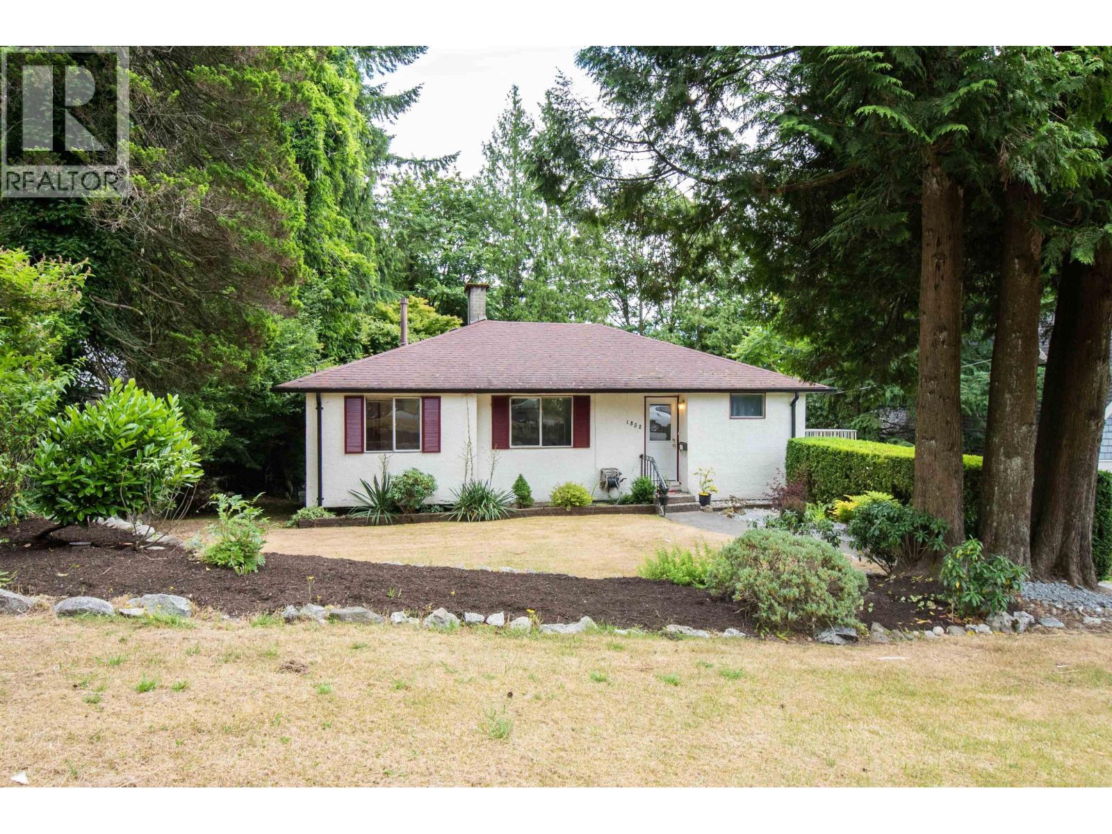 1852 Appin Rd, North Vancouver, BC V7J 2T5