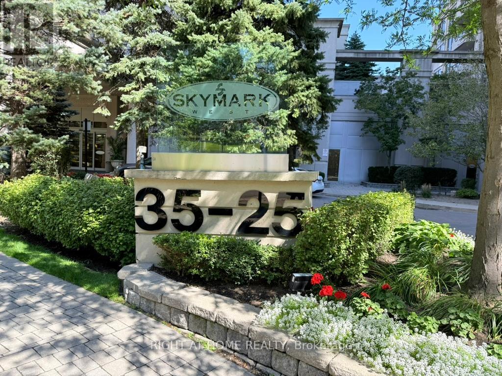 521 25 Kingsbridge Garden Cir, Mississauga, ON L5R 4B1
