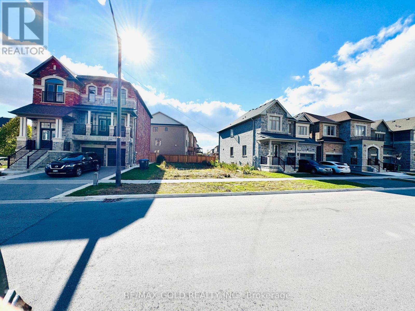 180 Thornbush Blvd, Brampton, ON L7A 0G4