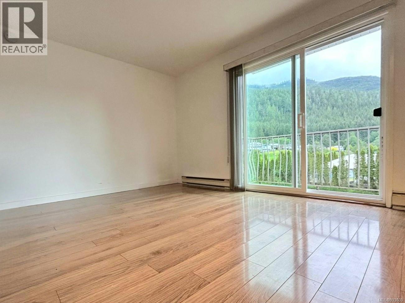 611 Macmillan Dr Unit 204 Dr, Sayward, BC V0P 1R0