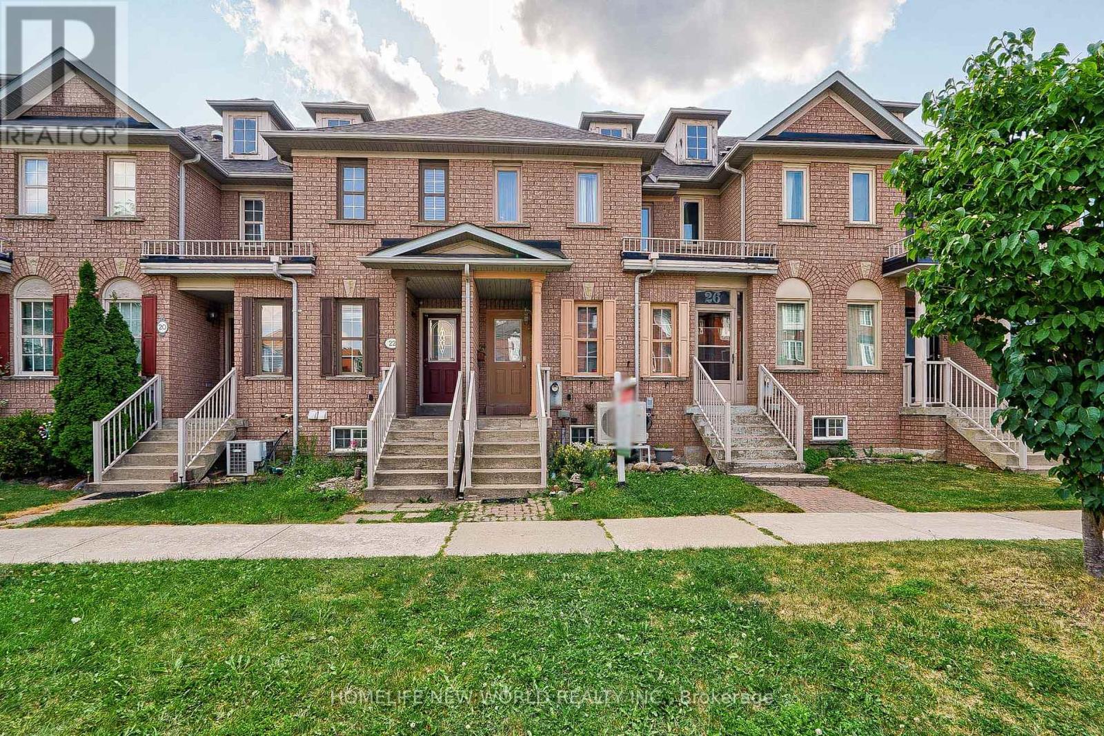 24 Ellesmere St, Richmond Hill, ON L4B 4E1