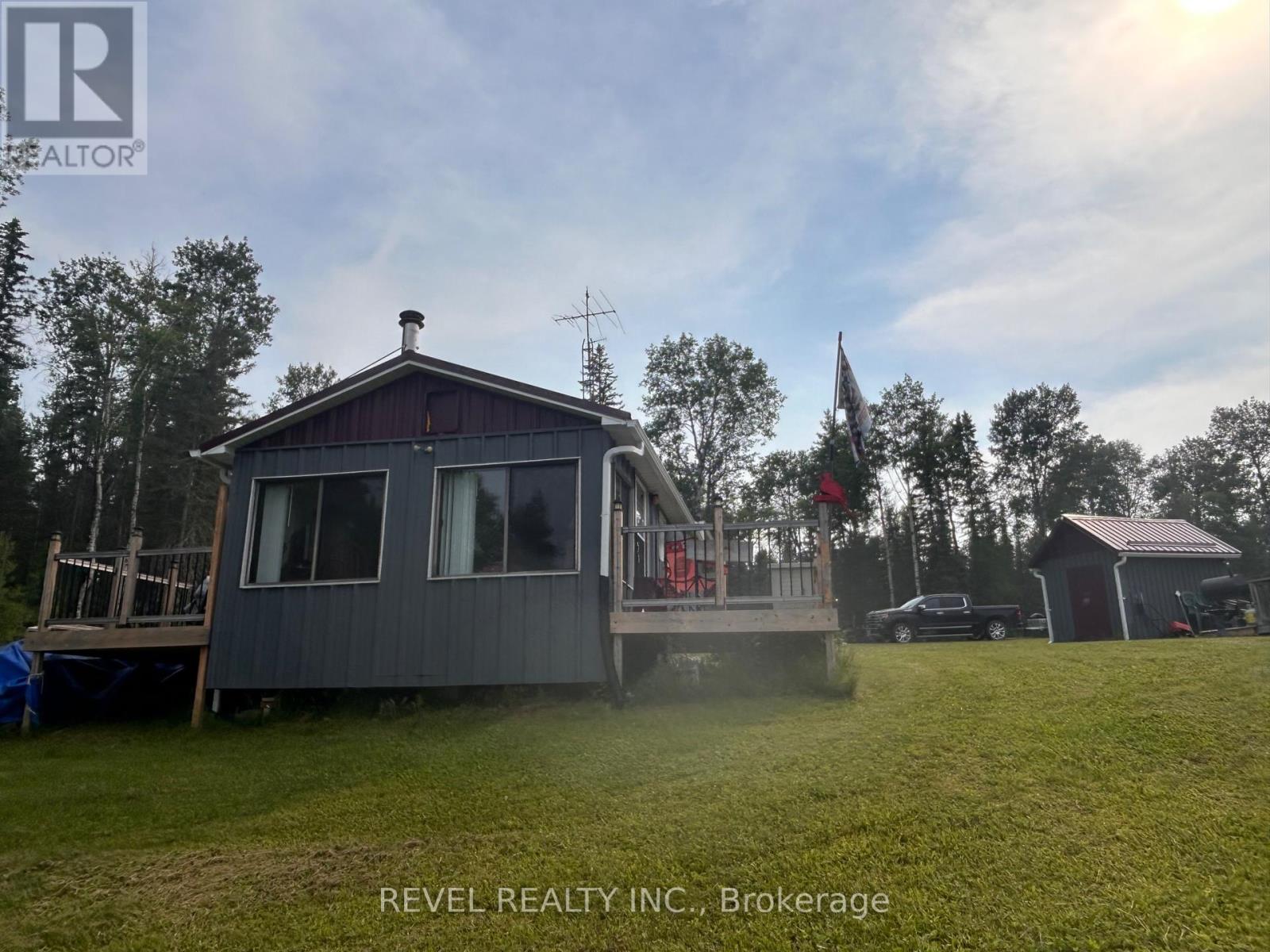 625 Bentley Lake Rd, Cochrane, ON P0L 1C0