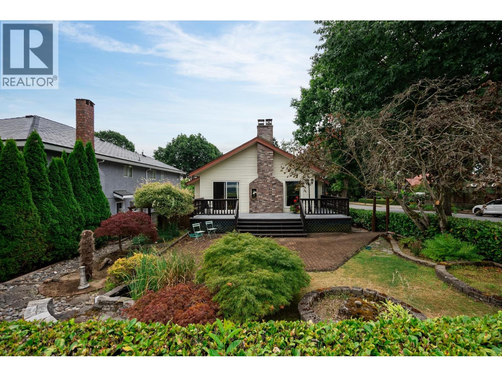 3900 Eton St, Burnaby, BC V5C 1J5
