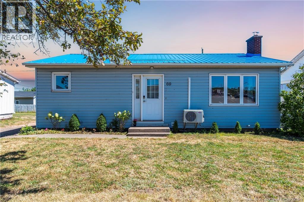 69 Mapleton Rd, Moncton, NB E1C 7W6