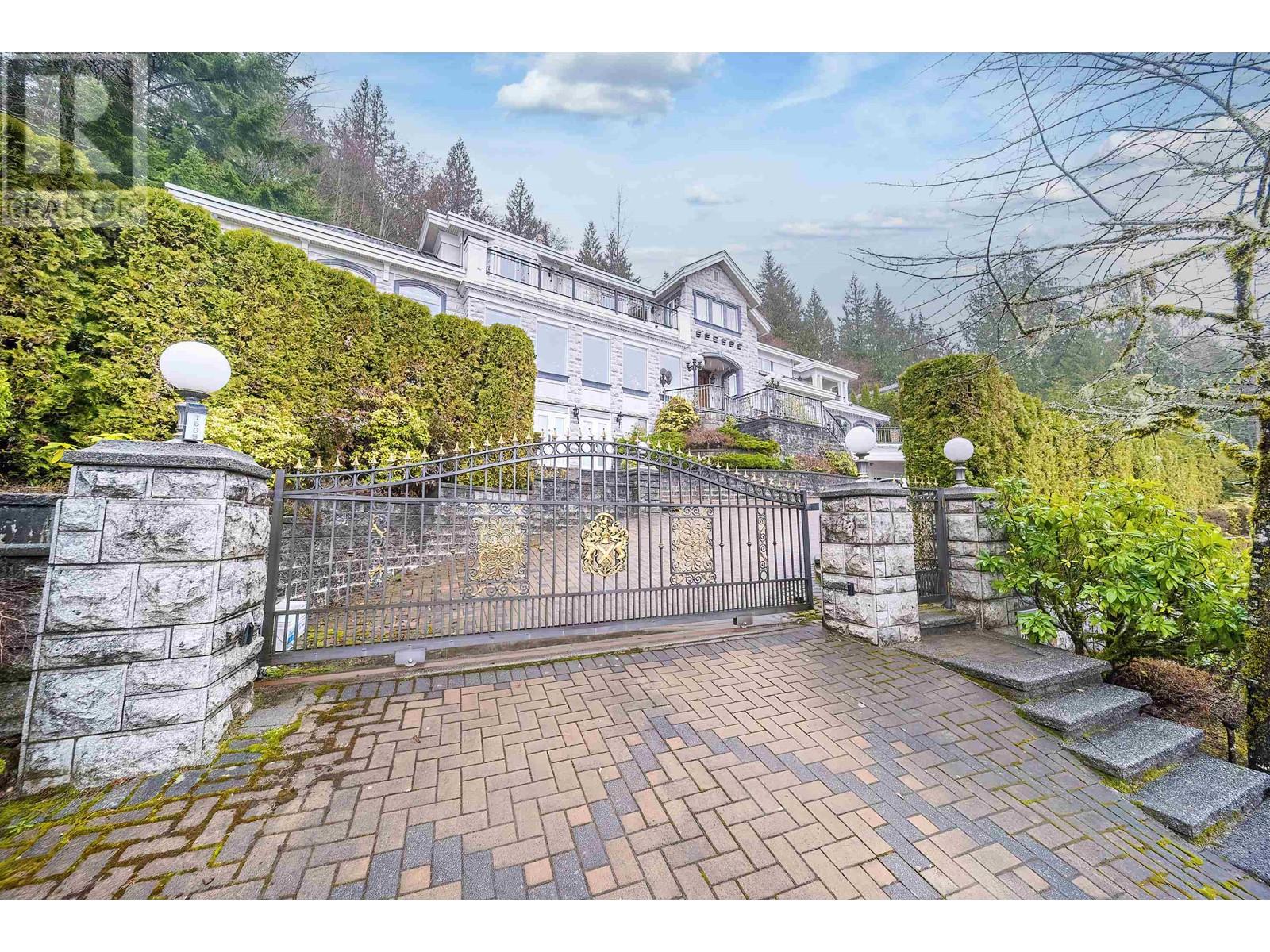 1609 Pinecrest Dr, West Vancouver, BC V7S 3H3