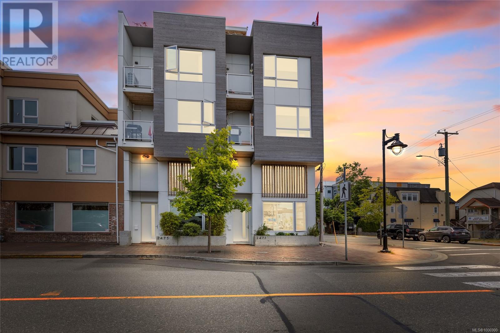2471 Bevan Ave, Sidney, BC V8L 1W2