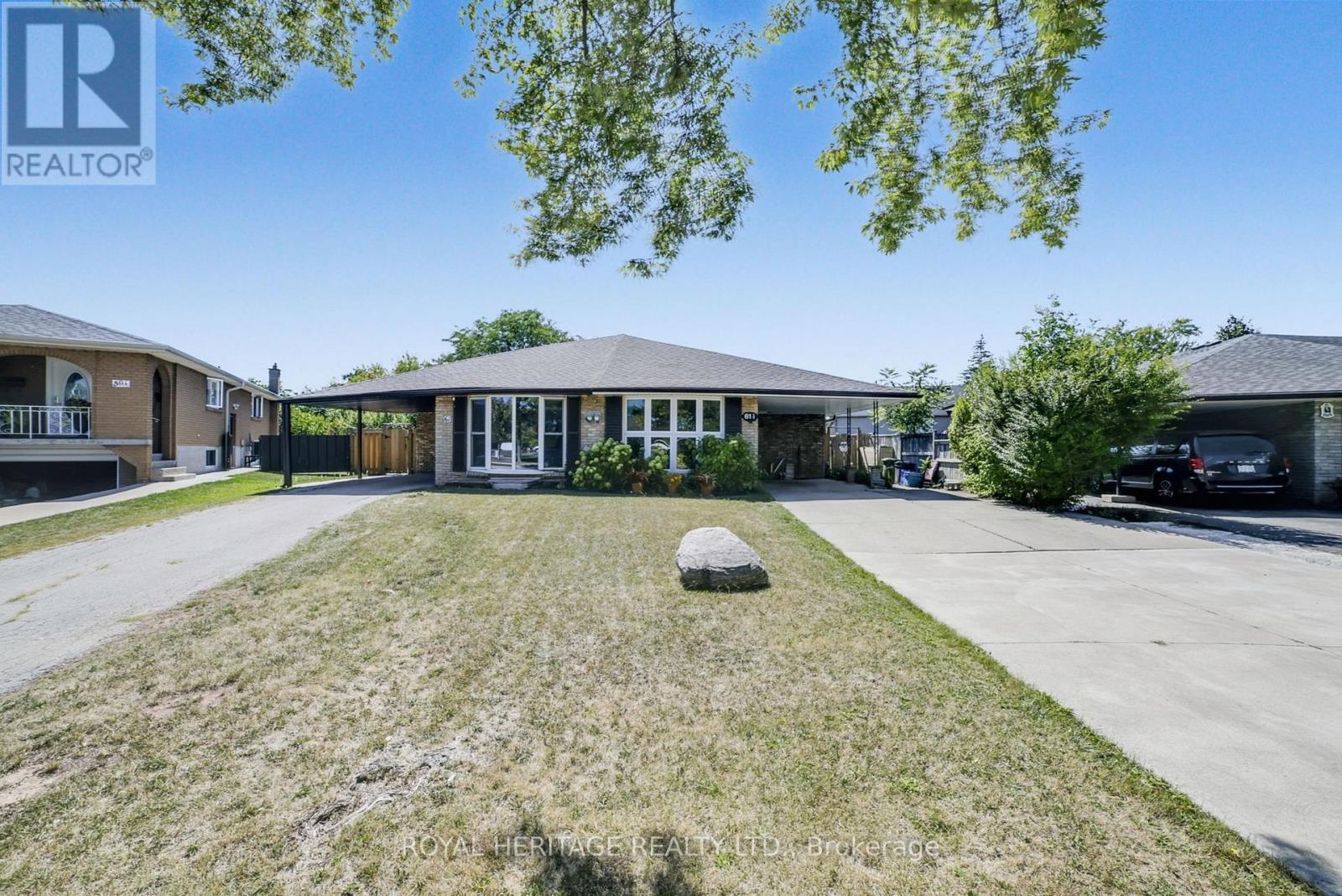 12 Eastbury Drive Unit 61, Hamilton, ON L8E 2V8