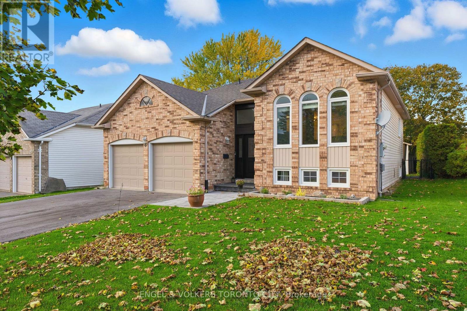 6 Kingsgate Cres, East Gwillimbury, ON L0G 1M0