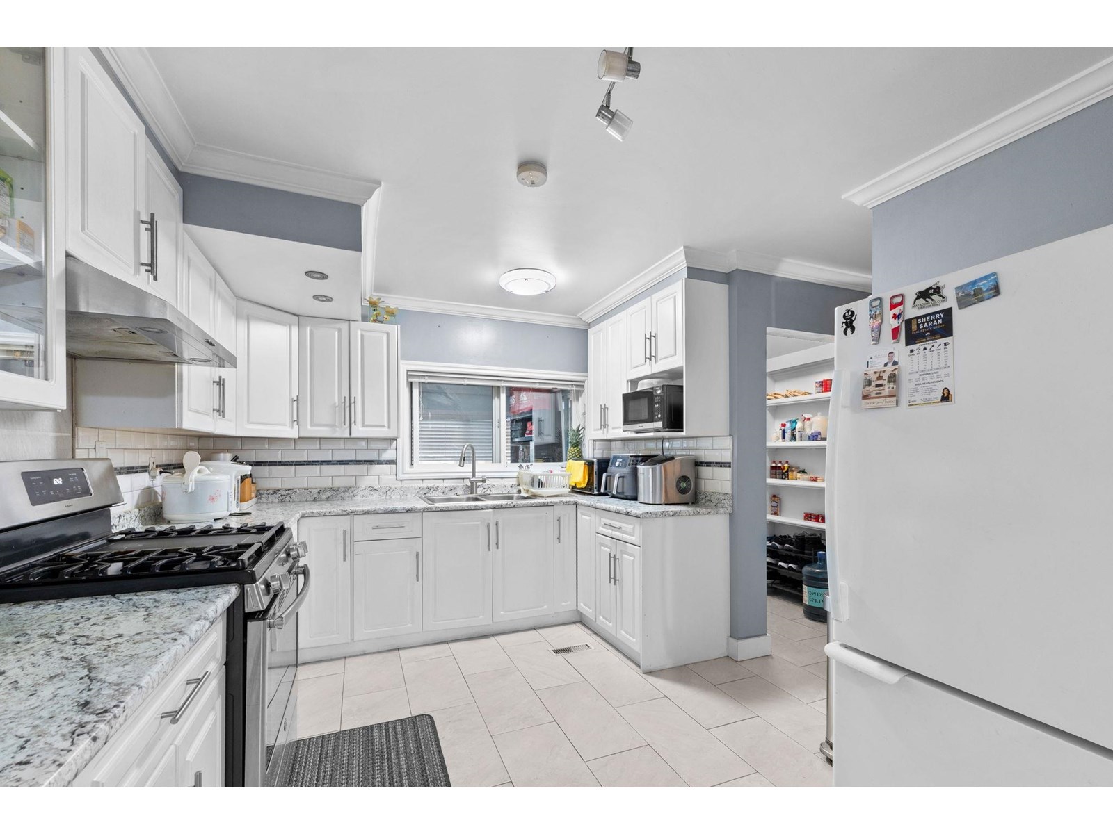 23038 Fraser Hwy, Langley, BC V2Z 2V1