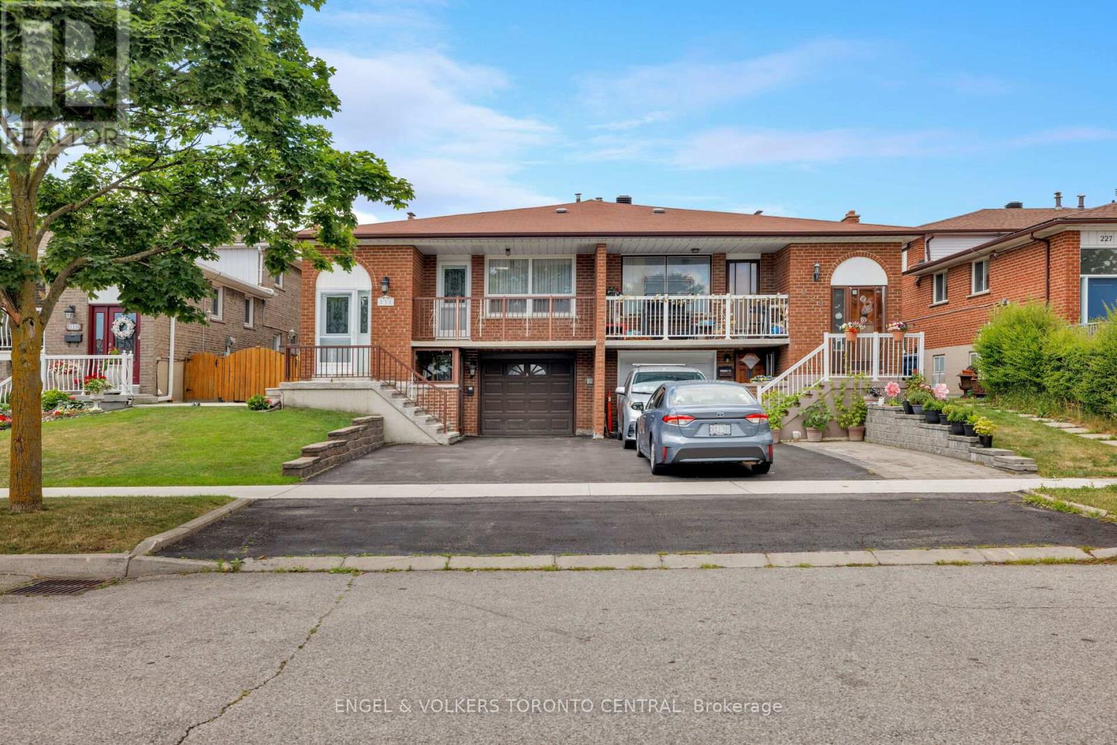 231 Shawnee Cir, Toronto, ON M2H 2Y3