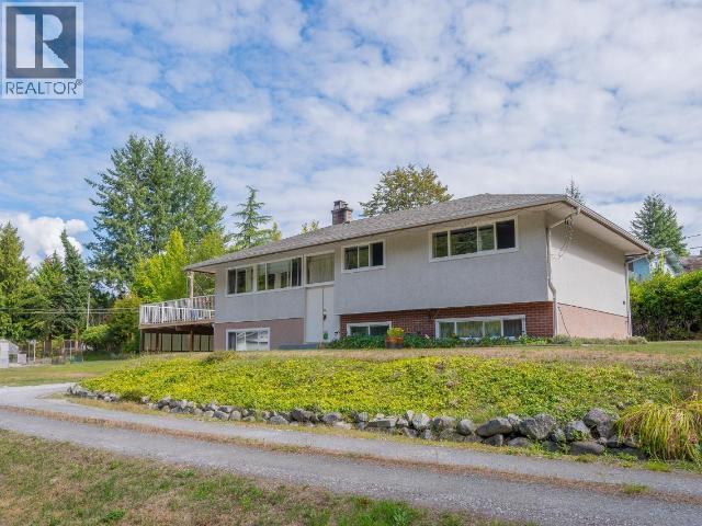 7151 Boswell St, Powell River, BC V8A 1Y4