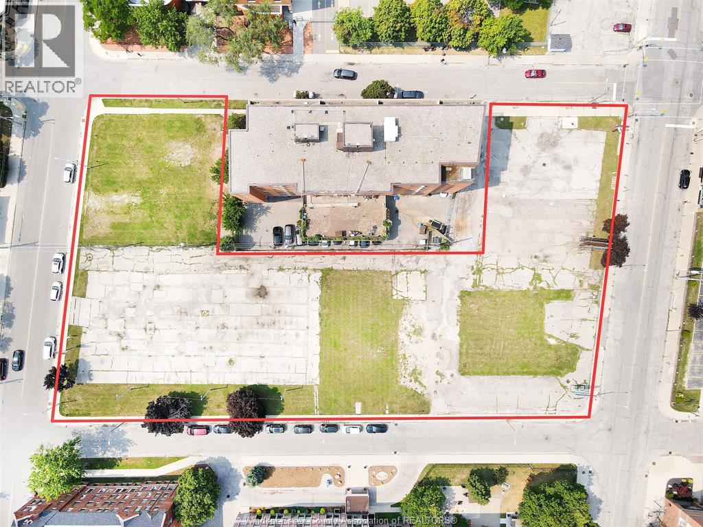 315 University Ave W, Windsor, ON N9A 5P7