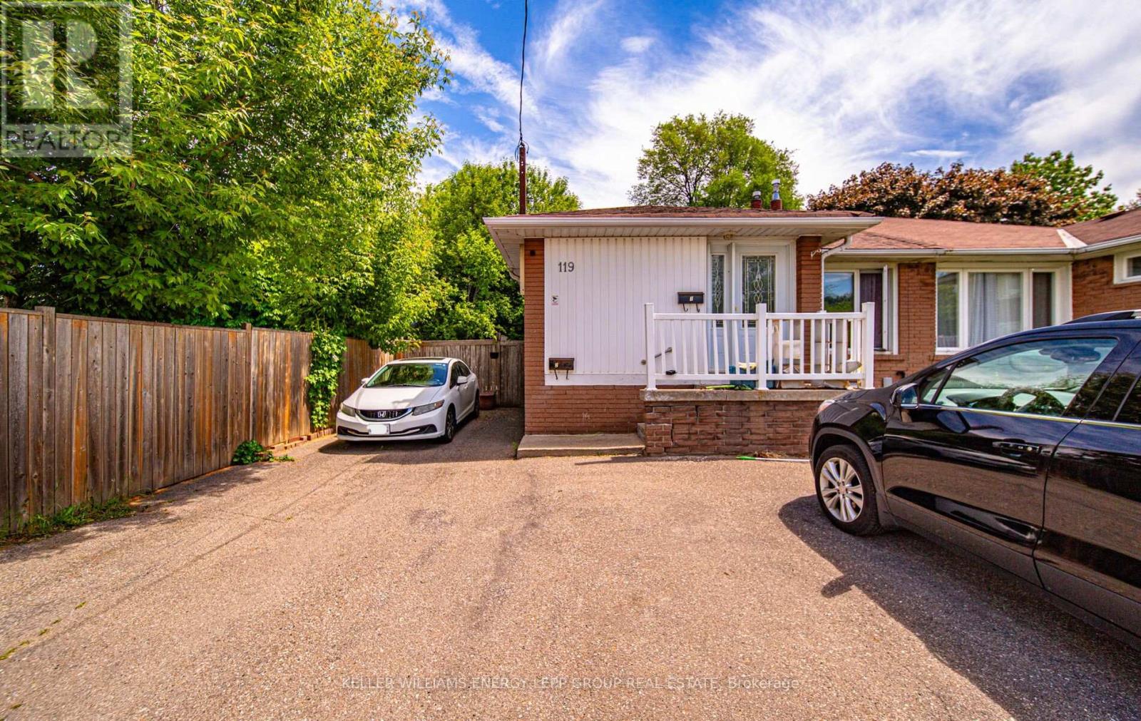119 121 Lupin Dr, Whitby Downtown Whitby, ON L1N 1X9