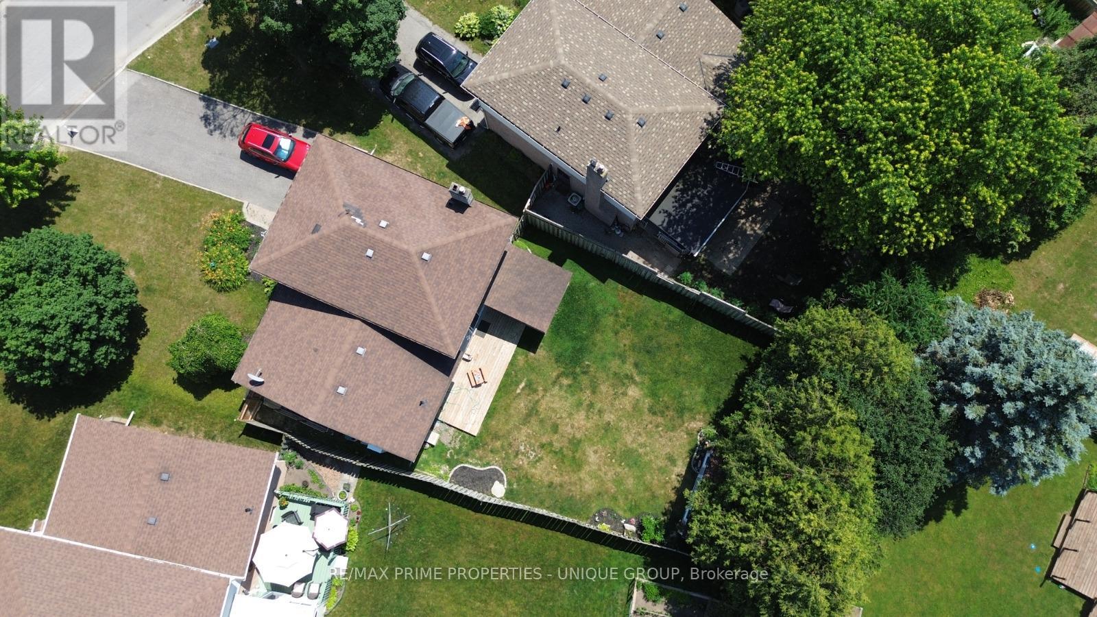 742 Greenbriar Dr, Oshawa, ON L1G 7J6