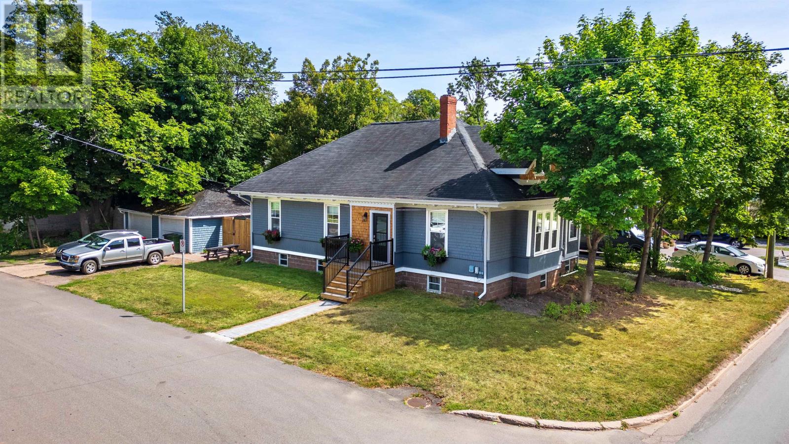 20 N River Rd, Charlottetown, PE C1A 3K4