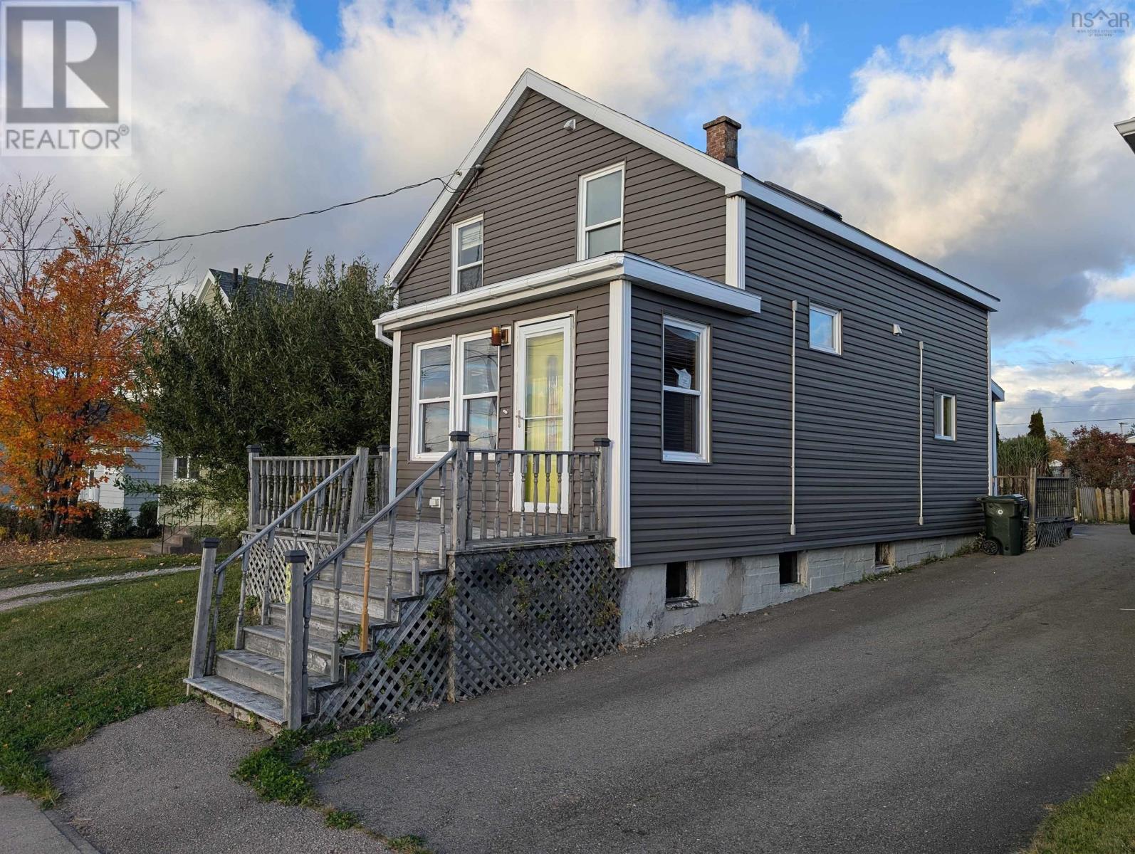 55 Willow St, Sydney, NS B1P 3A2