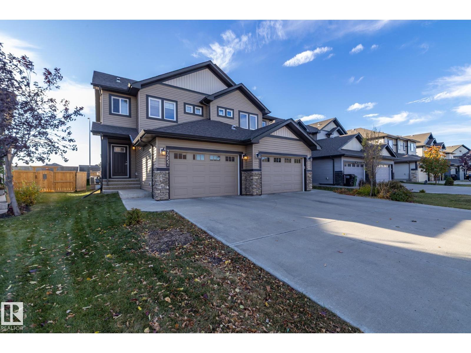 7257 Armour Cr SW, Edmonton, AB T6W 2S1