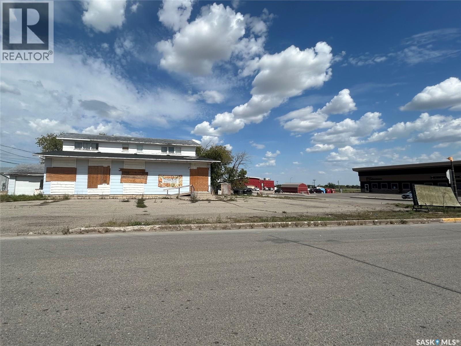 904 Park Ave, Moosomin, SK S0G 3N0