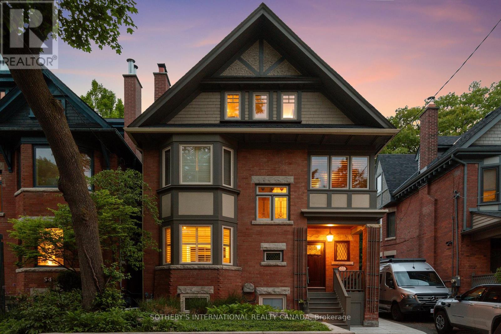 52 Nina St, Toronto, ON M5R 1Z4