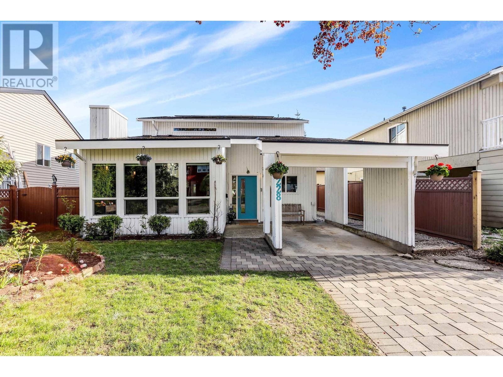 3228 Chrome Cres, Coquitlam, BC V3E 1M5