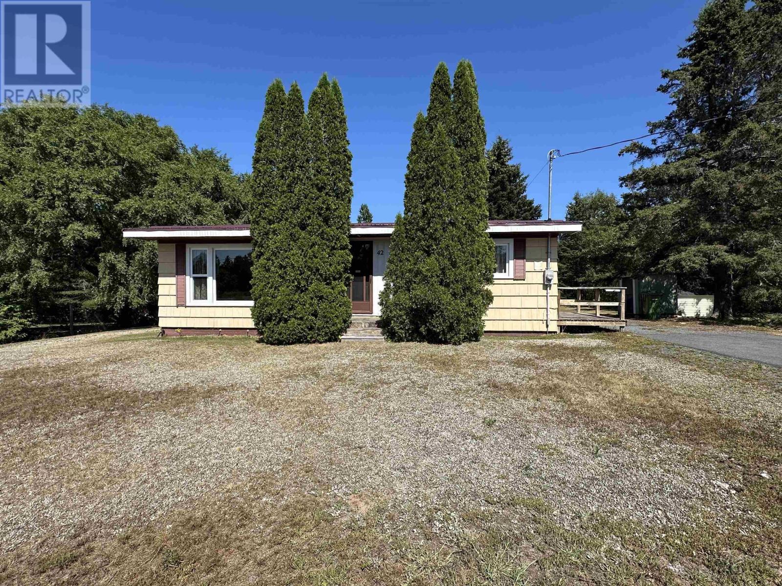 42 Willow St, East Kingston, NS B0P 1R0