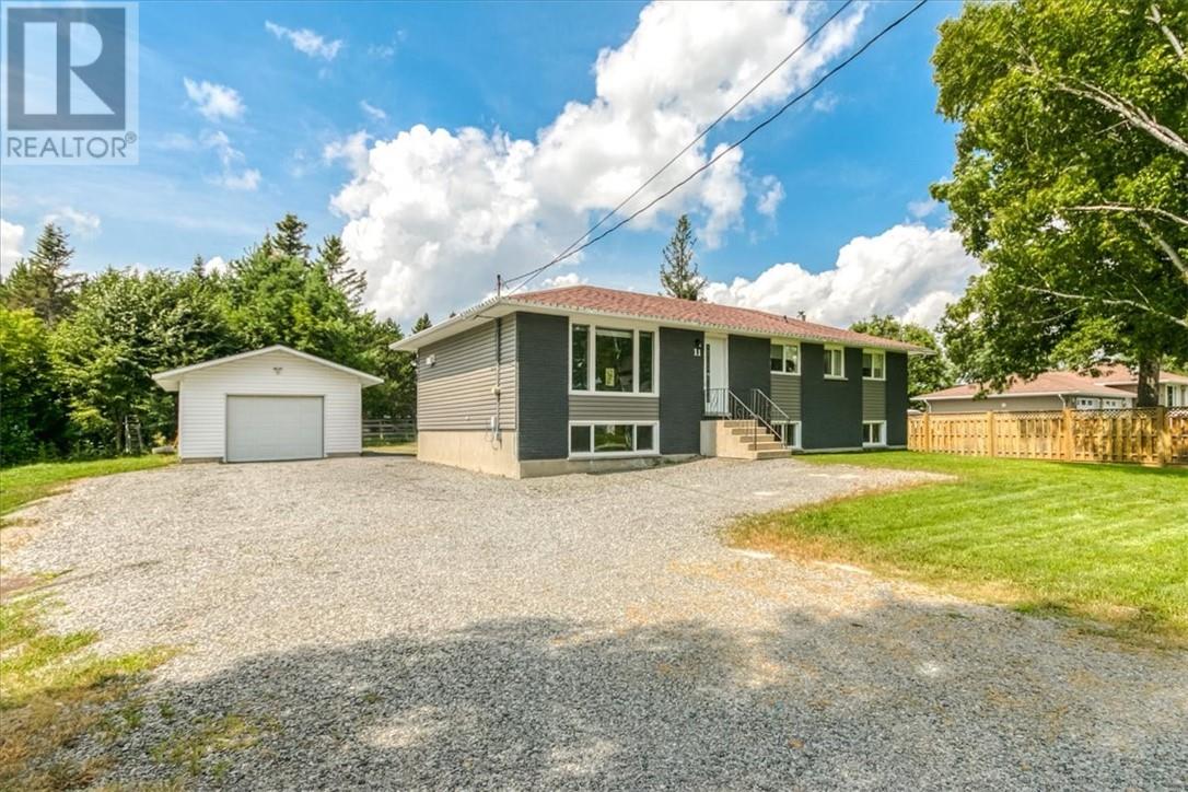 11 Houle Ave, Dowling, ON P0M 1R0