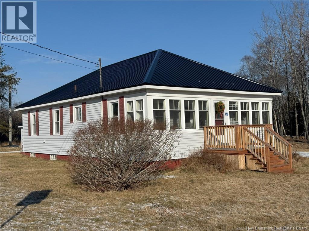 60 Wallace Cove Rd, Blacks Harbour, NB E5H 1H1