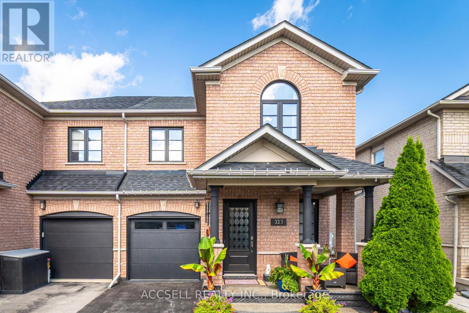 323 Pettigrew Trl, Milton, ON L9T 5X8