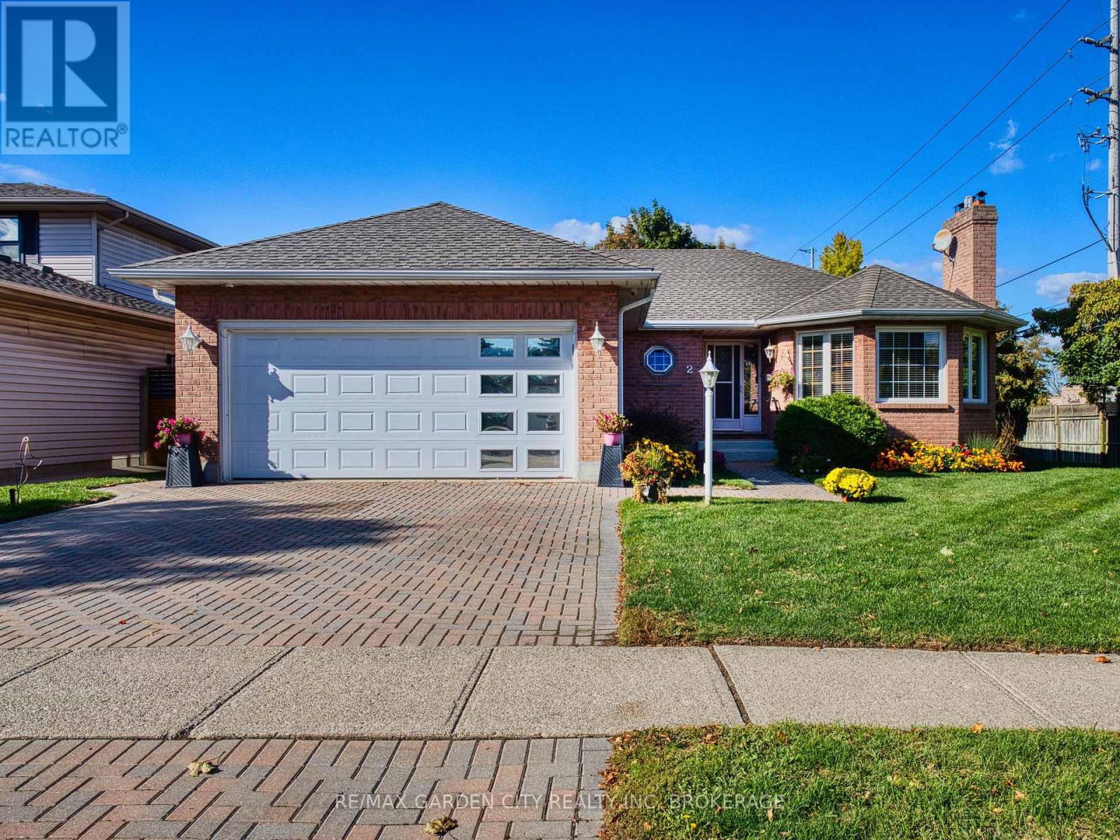 2 Harvest Oak Dr, St. Catharines Grapeview, ON L2S 3H4