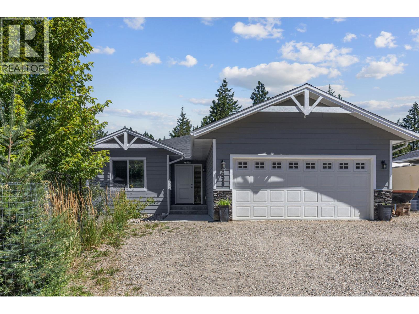 690 Muir Rd, Kelowna, BC V1Z 3W2