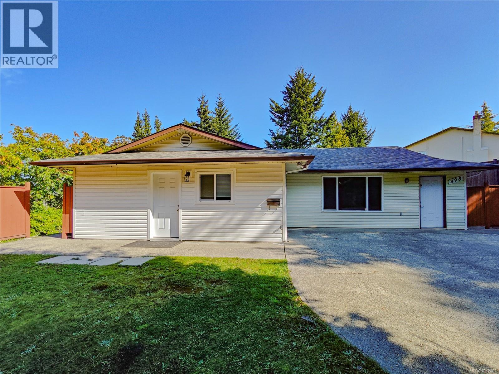 898 Cecil Blogg Dr, Victoria, BC V9C 3M6