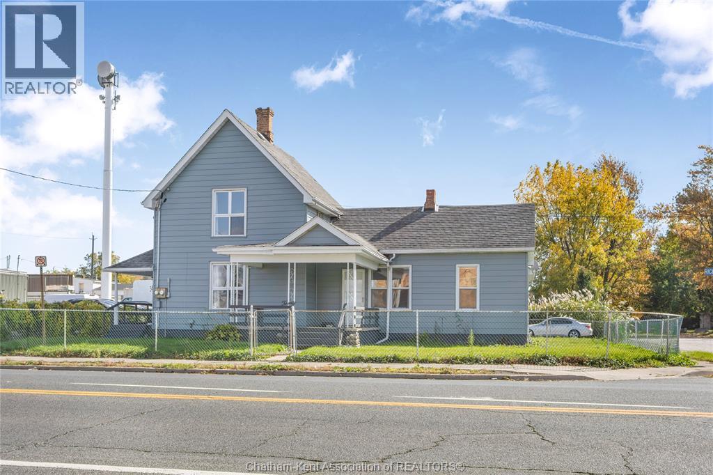 18 Richmond St, Chatham, ON N7M 1N3