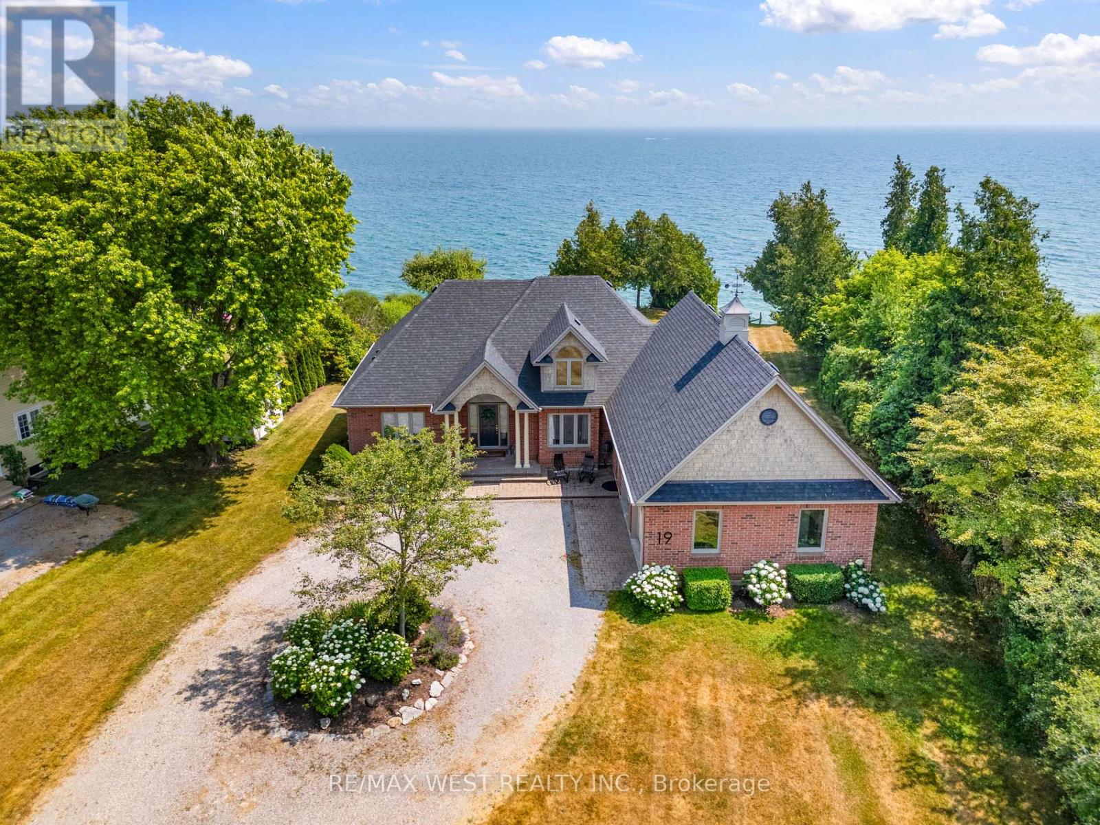 19 Skiff Cove Rd, Prince Edward County Wellington Ward, ON K0K 3L0