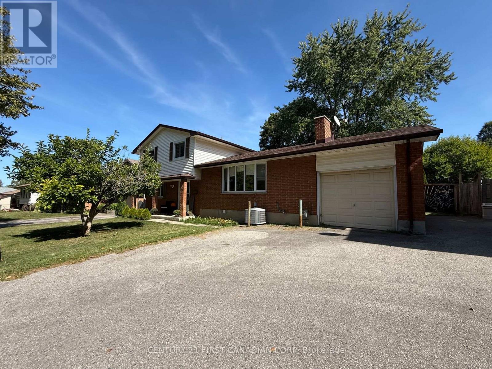 628 Viscount Rd, London, ON N6J 2Y2