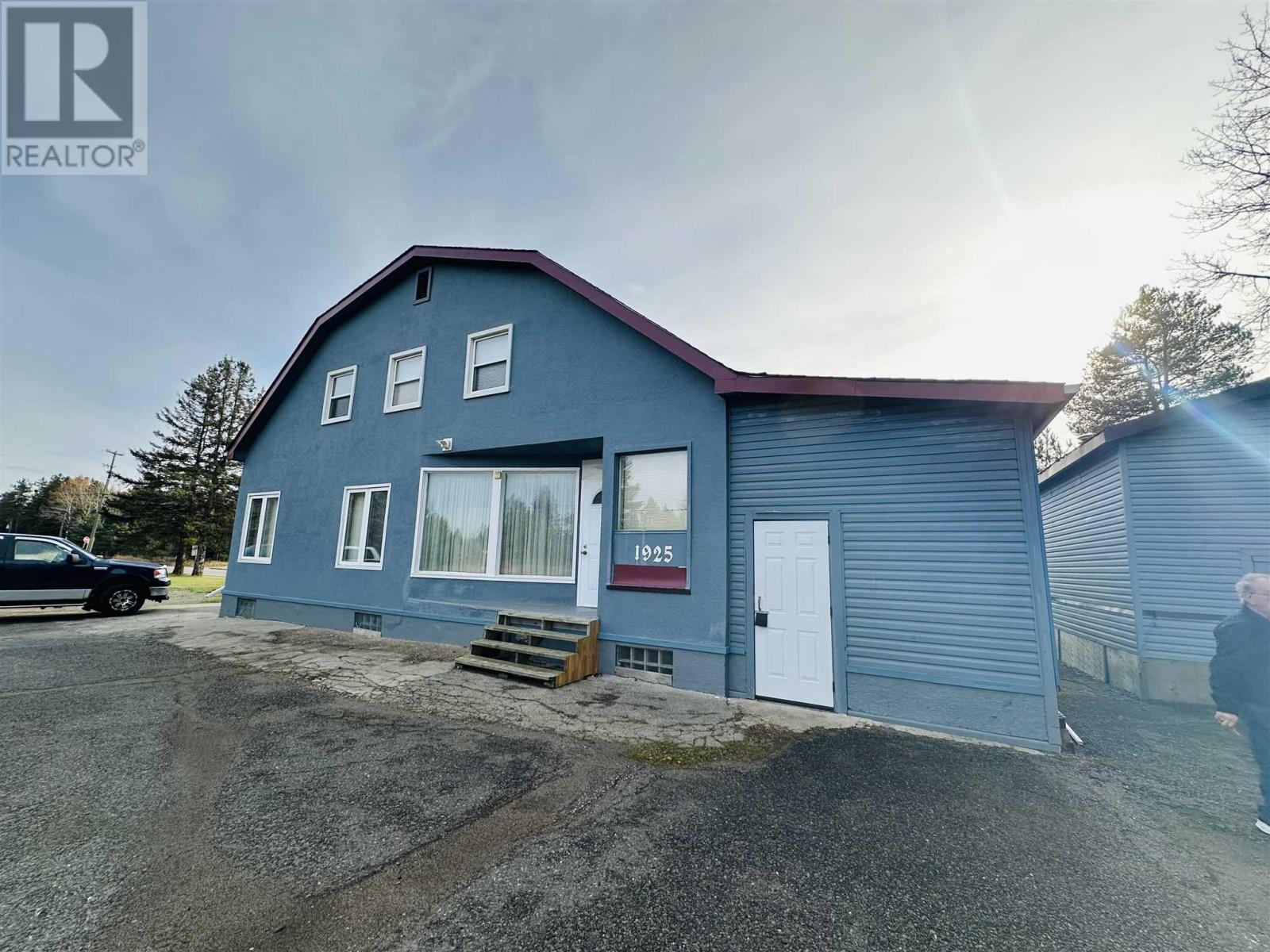 1925 Arthur St W, Thunder Bay, ON P7K 1C7