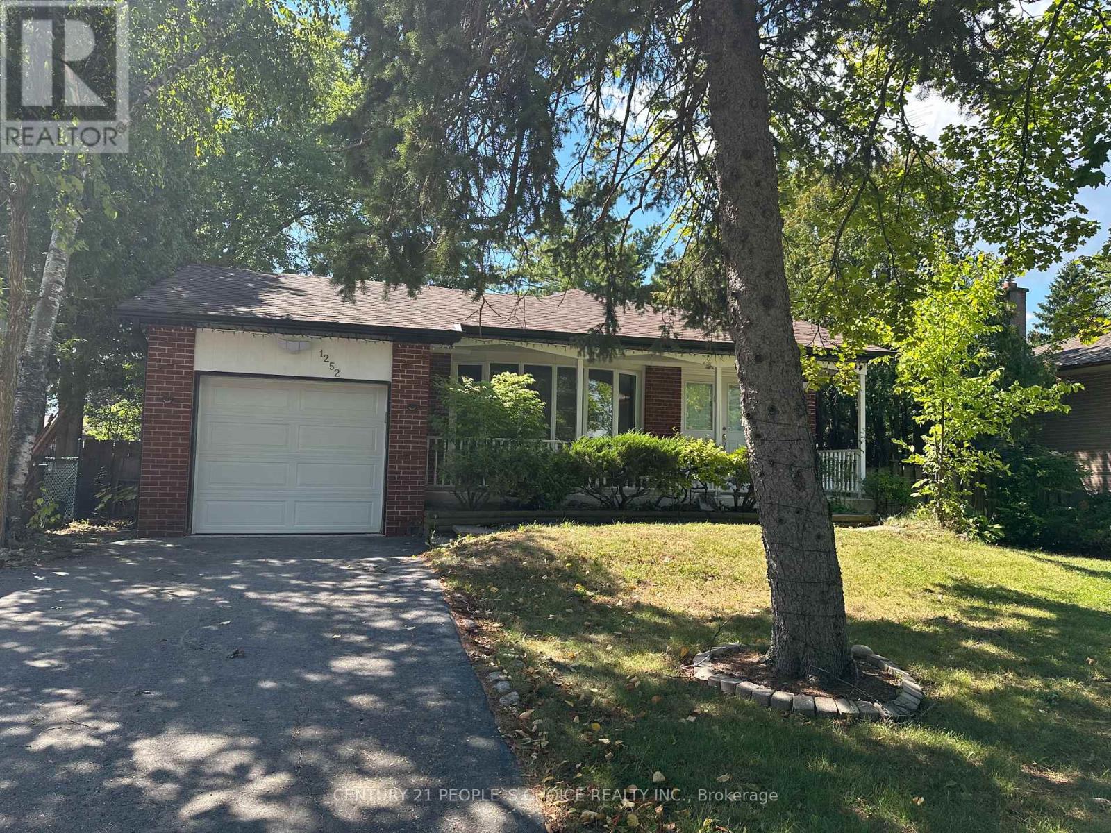 1252 Mont Clair Dr, Oakville, ON L6H 1Z4