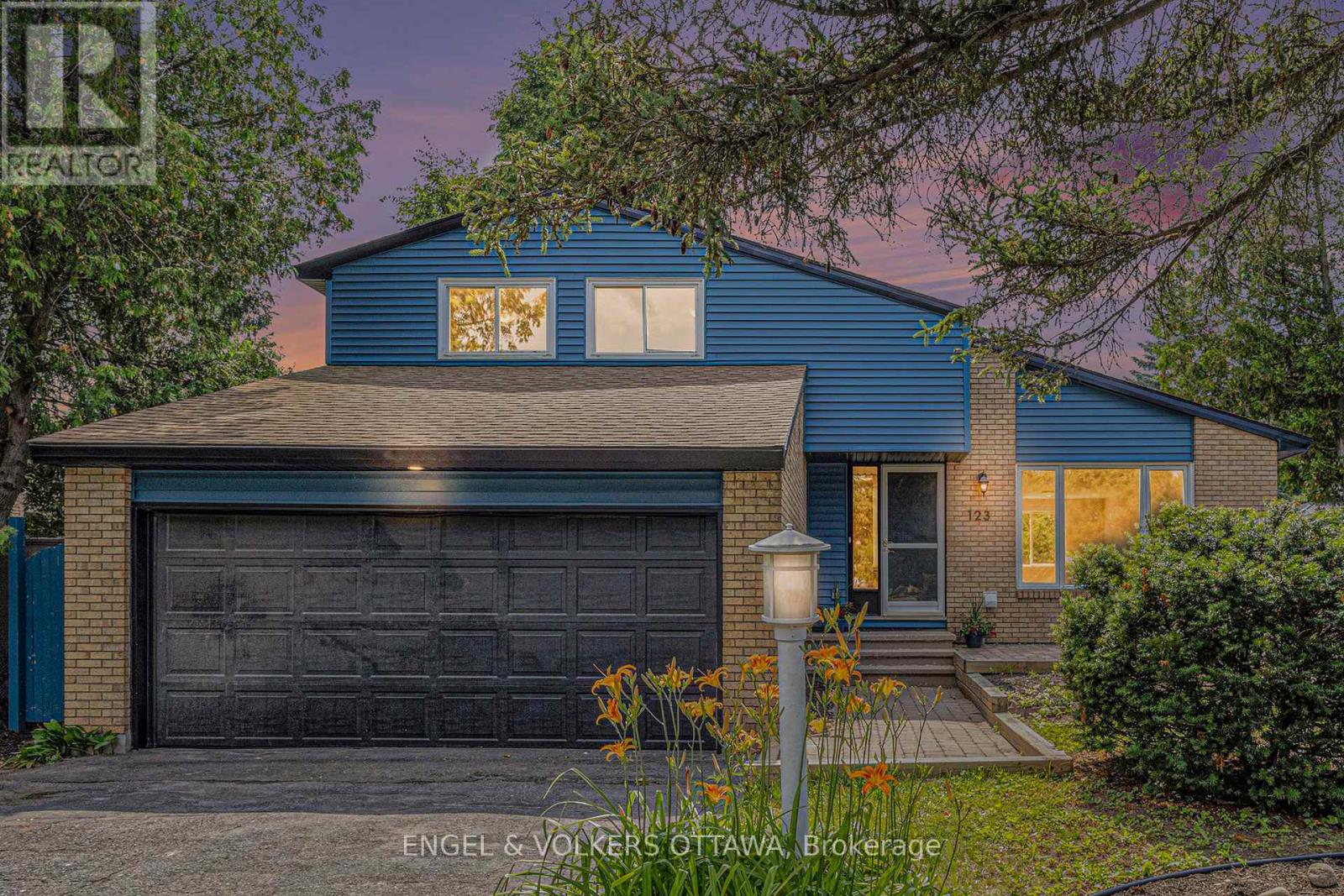 123 Tripp Cres, Ottawa, ON K2J 1M5