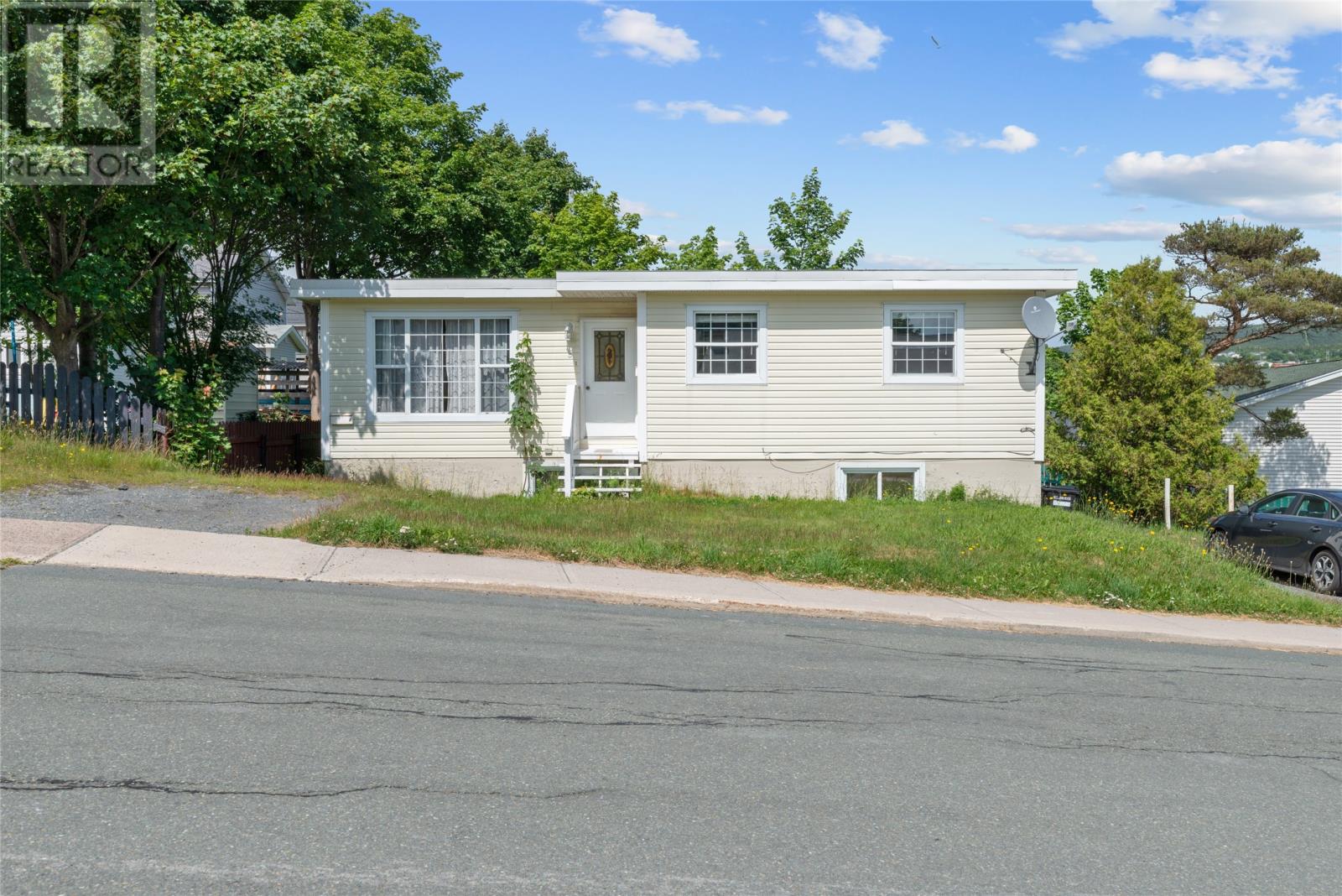 5 Mcloughlan St, St. John's, NL A1E 4G3