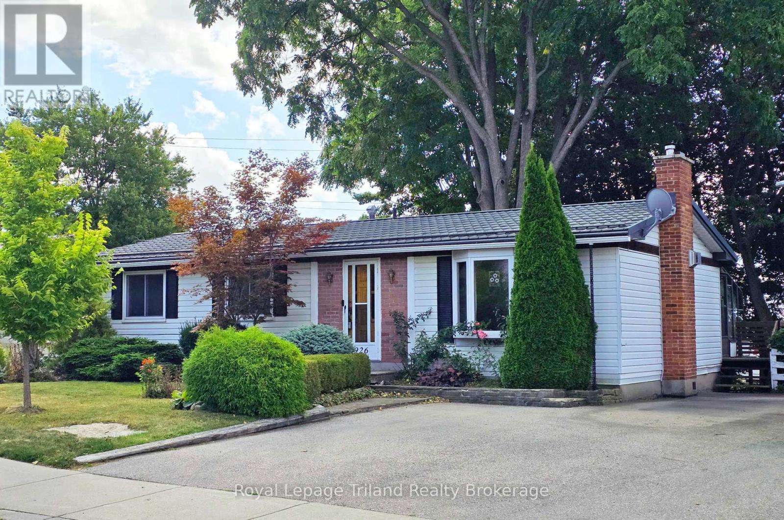 926 Sunset Blvd, Woodstock, ON N4S 4A6