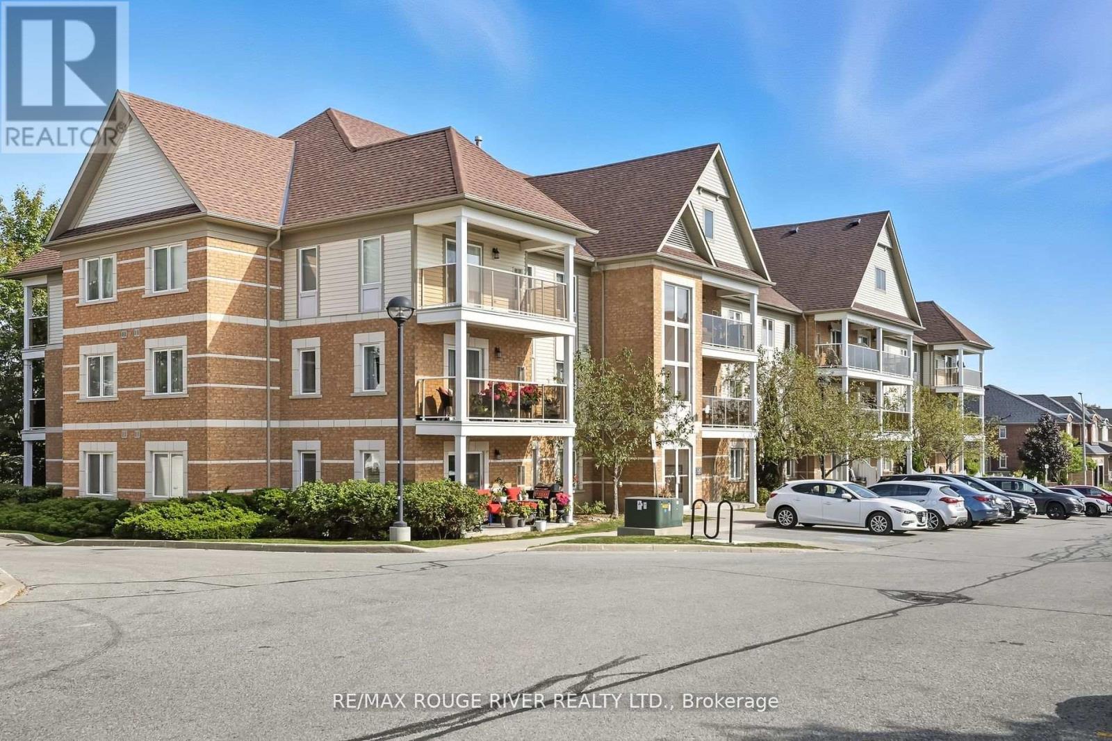 104 120 Aspen Springs Dr, Clarington, ON L1C 0G7